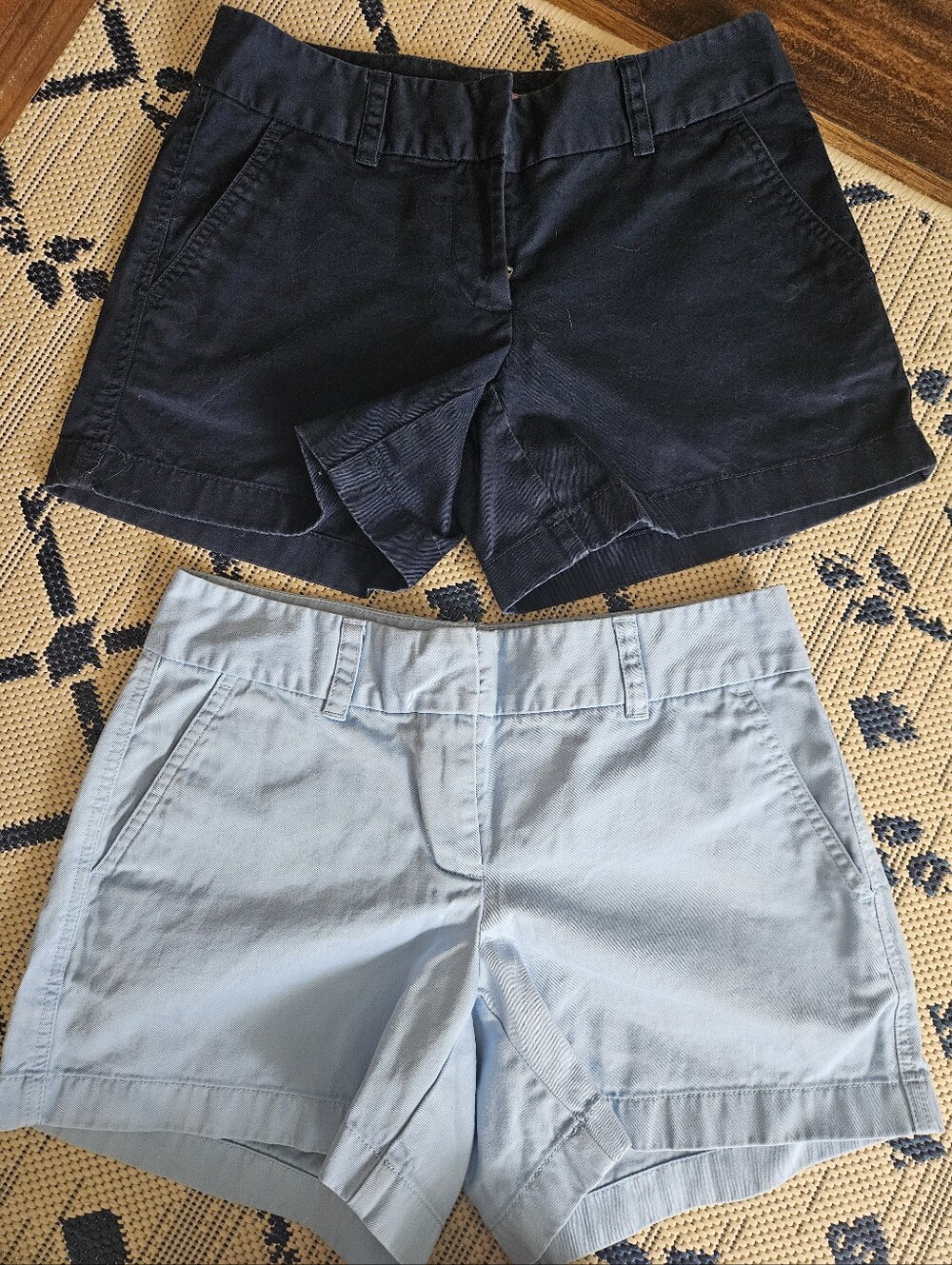 Vineyard Vines Women's Chino Shorts in Light Blue & Navy - Picture 2 of 7